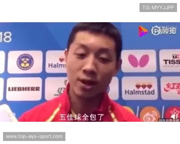 世界冠军许昕近况，现身迪士尼当“保镖”，妻子带俩娃锅盖头抢镜