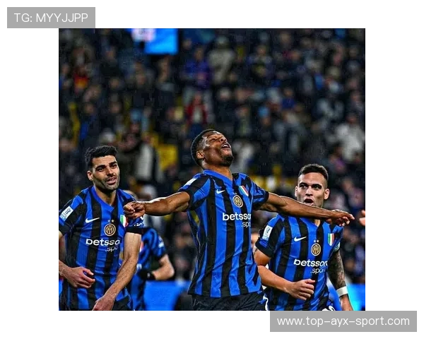 国米邓弗里斯身体对抗凶猛